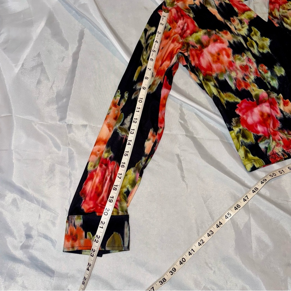 Steve Madden Women’s Black Red Green Floral Roses L/S Shirt‎ Blouse Stretchy - Picture 9 of 10